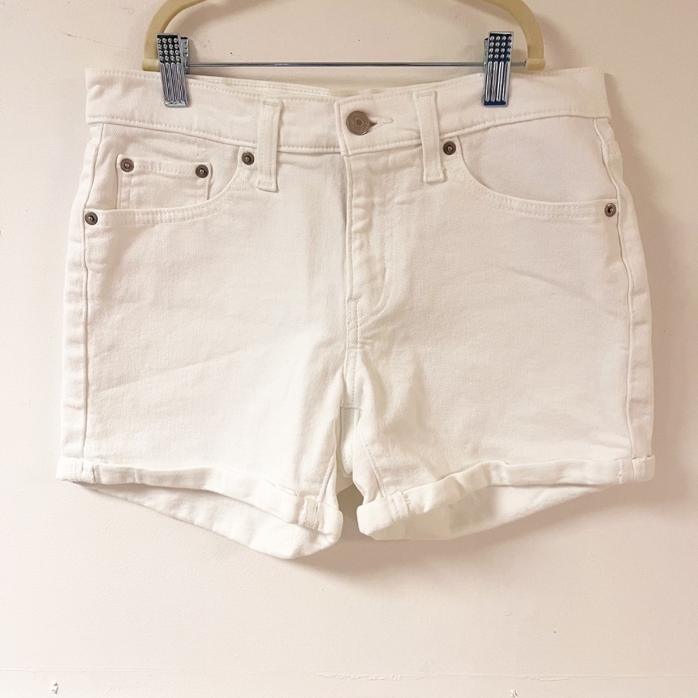 LEVIS Mid Length White Denim Shorts size 28/6 Cuffed Zipper Fly - Picture 3 of 11